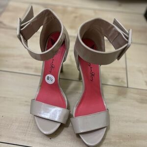 Nude Penny Loves Kenny Heels